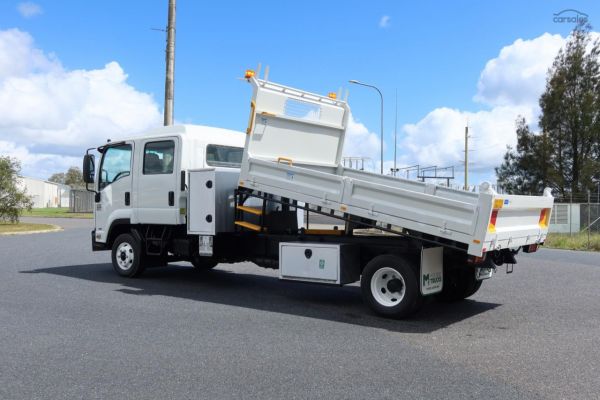 2012 Isuzu F Series FRR 600 Premium Auto Crew Cab image