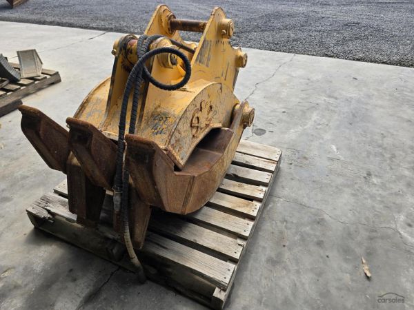 2020 5 Finger Grab  PC138 Pin 65 13T 65mm Pins image