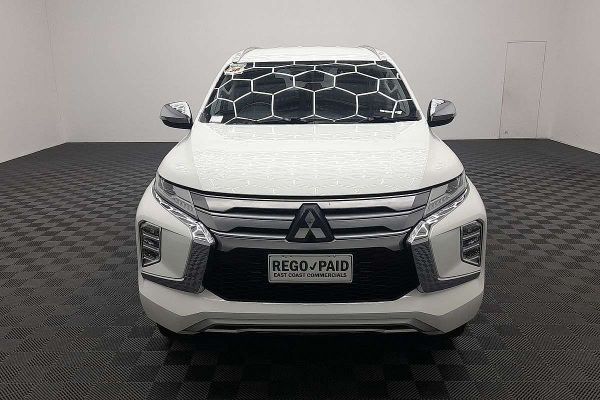 2022 Mitsubishi Pajero Sport GLS QF image