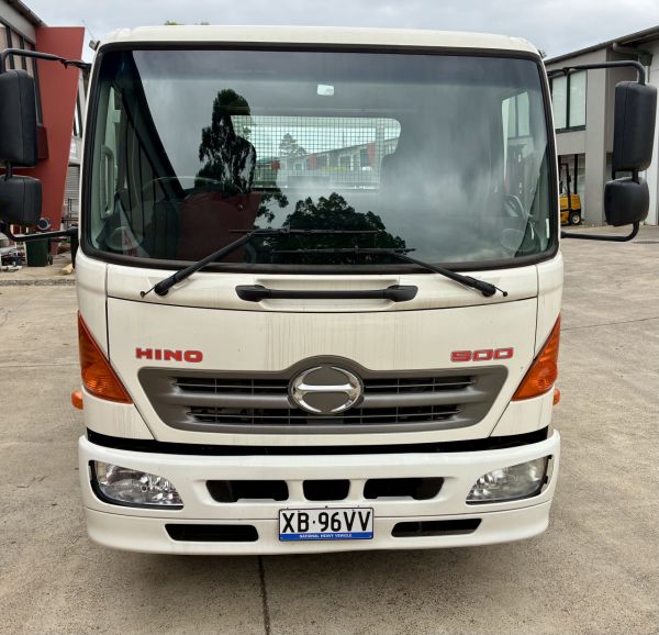 2015 Hino FC7J Flatbed image