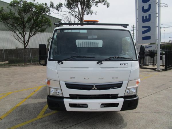 2018 Fuso Canter 715 image