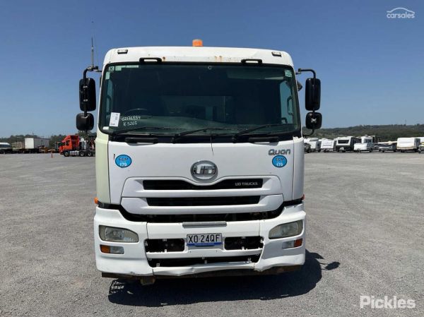 2012 UD GW 26 400 image