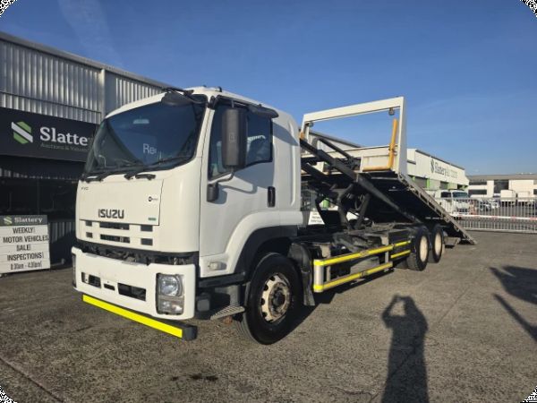 2011 Isuzu FVD 1000 6x2 Tilt Tray (Auto) (Ex Coates Hire) image
