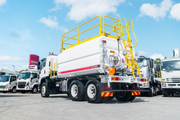 2026 Isuzu FVZ 260-300 Water truck 13,000L Civil Spec Water Truck image