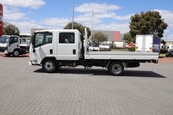 2025 Isuzu NLS 45-150 Cab chassis AWD CREW CAB image