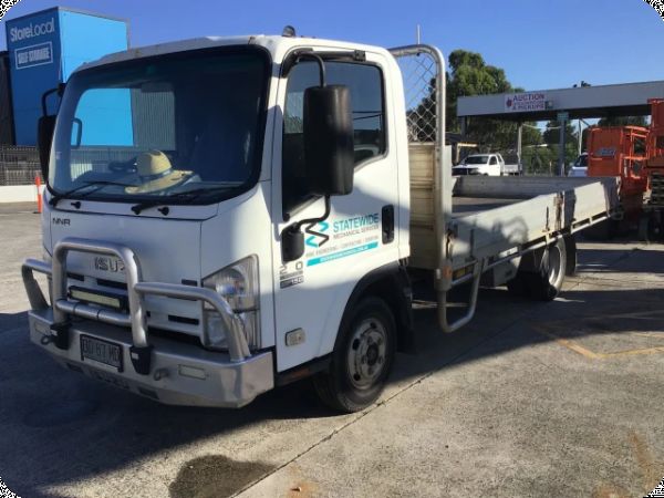 2009 NNR 200 4x2 Tray Truck image