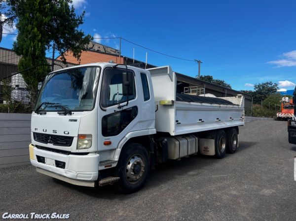 2014 MITSUBISHI FUSO FIGHTER 2427 Dump Truck image