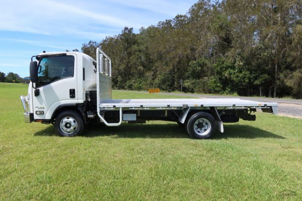 2022 Isuzu N Series NPR 45/55-155 Tradepack MWB image