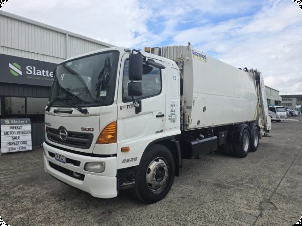 2015 Hino (Council Asset) 500 FM8J 6x4 Garbage image