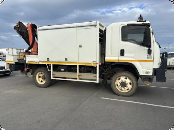 2014 Isuzu FSS F 550 4x4 Service Truck (Ex Corporate) image