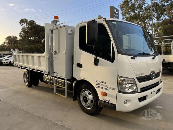 2012 HINO 300 917 image