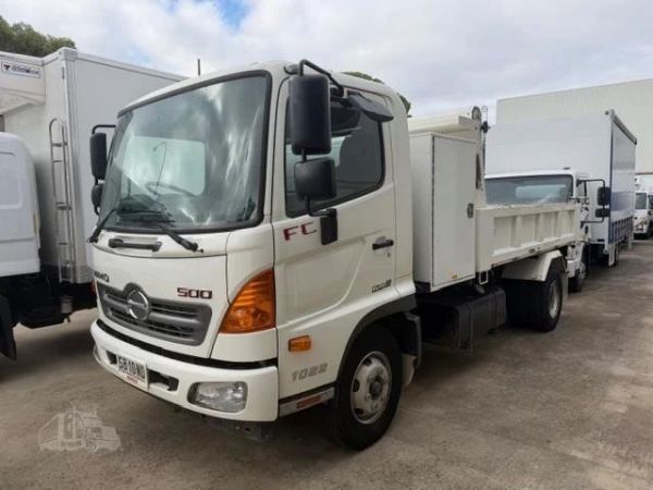 2017 HINO FC image