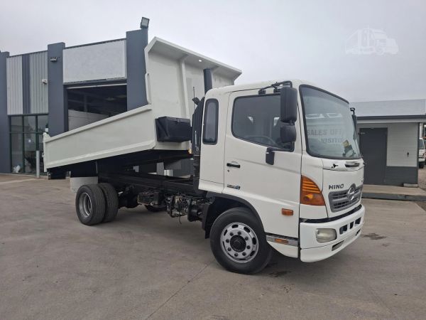 2013 HINO 500FE1426 image