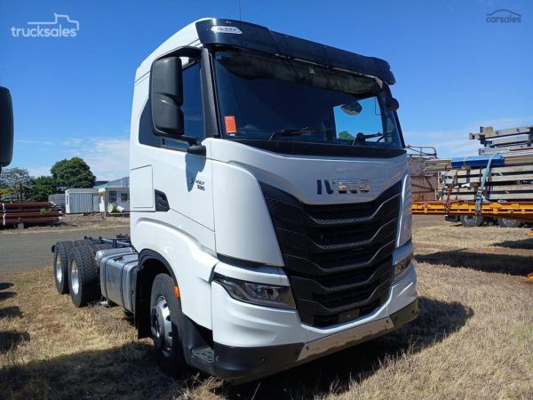 2024 Iveco S-Way AS230 image
