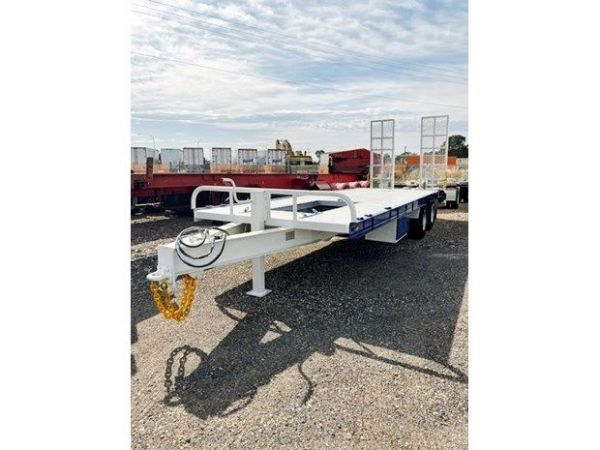 2005 BEAVERTAIL TRAILERS TANDEM TAG TRAILER image