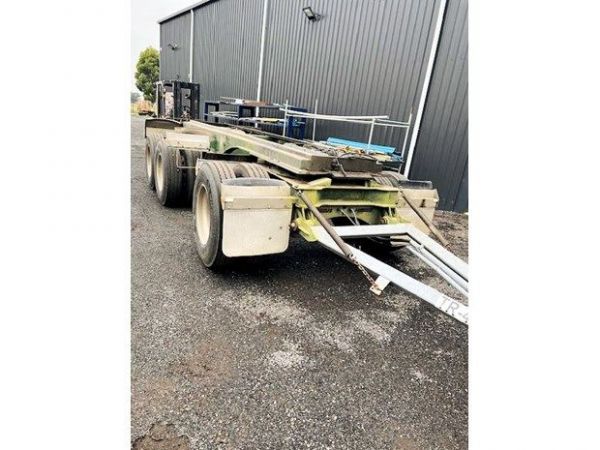 2006 HERCULES TRI AXLE SUPER DOG CHASSIS image