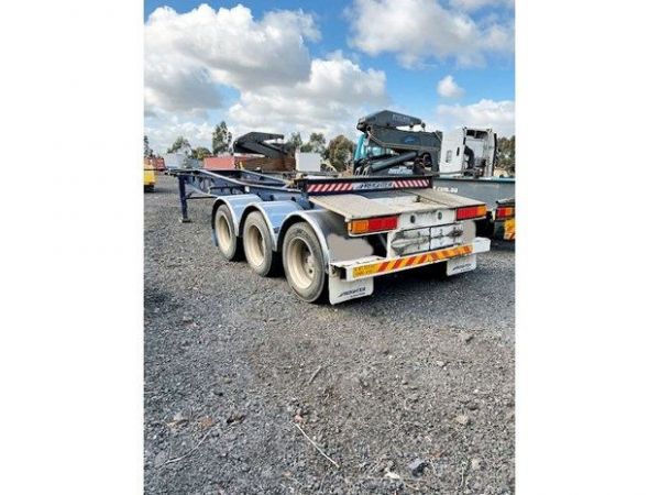 FREIGHTER 35FT TRI AXLE SKEL image