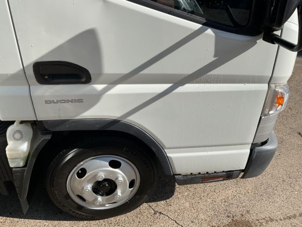 2016 Mitsubishi Canter 515 Pantech image