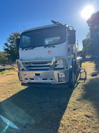 2021 Isuzu FYJ 300-350 Tilt Tray image