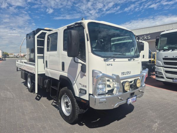 2022 Isuzu NPS 75/45-155 Tray 4x4 Crew Tray image