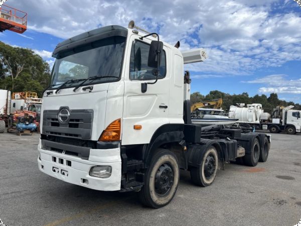 2008 Hino Hook Truck FY 8x4 image