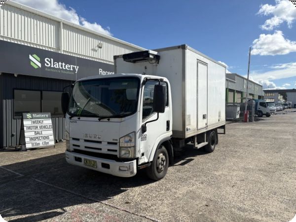 2009 Isuzu NPR NPR 200 Medium 4x2 Refrigerated Pantech (Manual) (Car Licence) image
