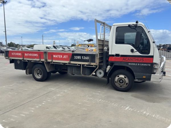 2006 Isuzu NPR N 4x2 Tray Truck image