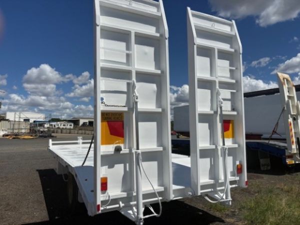 2017 Loughlin Tag Tag/Plant(with ramps) ST1 image