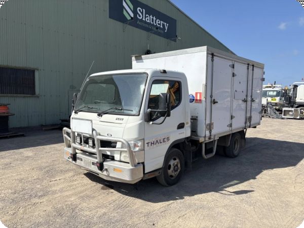 2013 Mitsubishi Fuso Canter 515 4x2 Pantech image