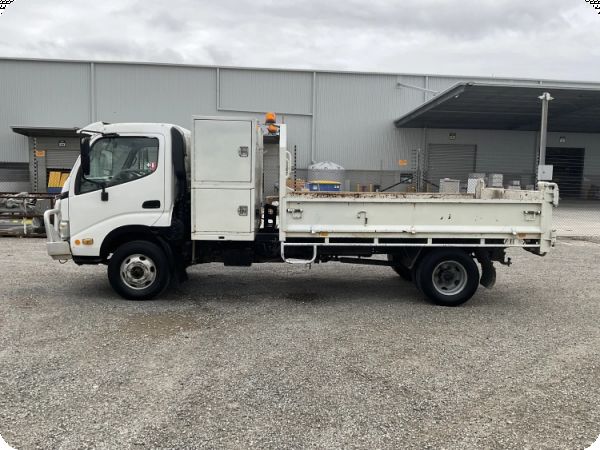 2007 Hino Dutro 300 4x2 Tipper image