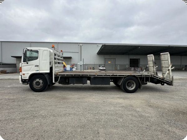 2008 Hino FG500 1527 4x2 Beavertail image