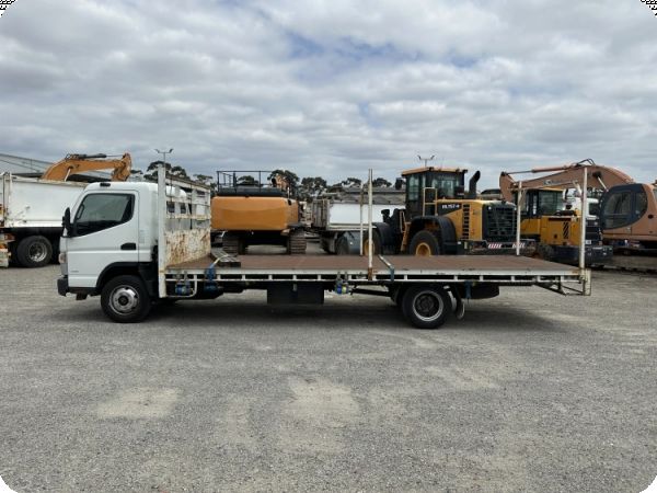 2013 Mitsubishi Fuso Canter 7/800 4x2 Tray Truck image