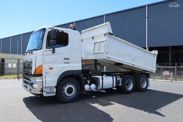 2017 Hino 700 Series FS2848 6x4 image