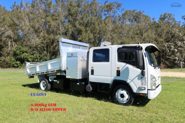 2015 Isuzu N Series NQR 450 Crew Cab image