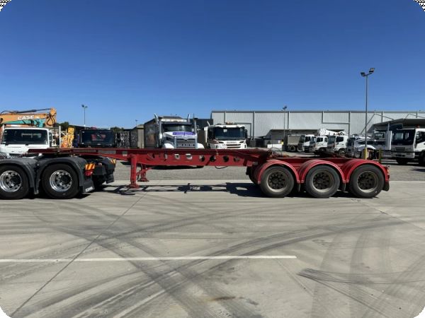 2013 Krueger ST-3-38 Tri-Axle Skel A Trailer image
