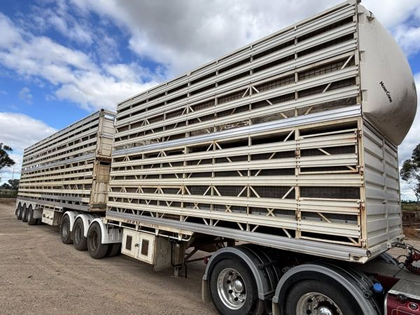 2002 Byrne sheep crates image