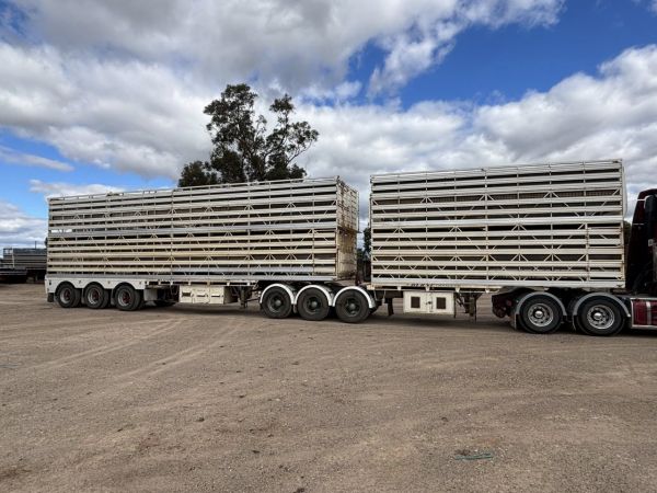 BDouble sheep crates image