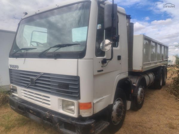 1999 Volvo FL Series FL7 260 image