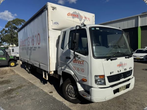 2017 Mitsubishi Fuso 4x2 Curtainsider w/Tailgate (Manual) image