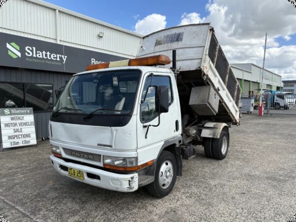 2004 Mitsubishi Canter 4x2 Tipper image