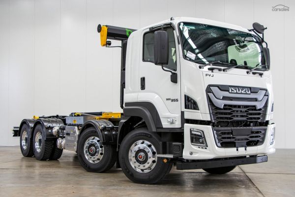 2025 Isuzu F Series FYJ 320-255 AT R58 Ready to go image