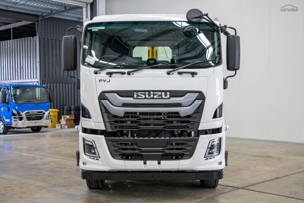 2025 Isuzu F Series FYJ 320-355 AT R58 Ready to go image