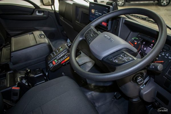 2025 Isuzu F Series FYJ 320-355 AT R58 Ready to go image