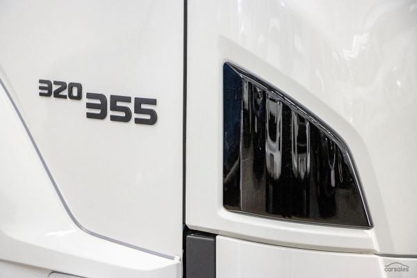 2025 Isuzu F Series FYJ 320-355 AT R58 Ready to go image