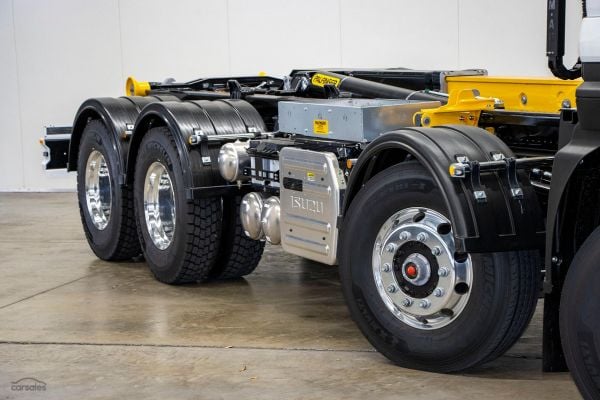 2025 Isuzu F Series FYJ 320-355 AT R58 Ready to go image