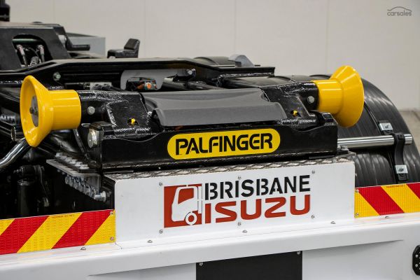 2025 Isuzu F Series FYJ 320-355 AT R58 Ready to go image