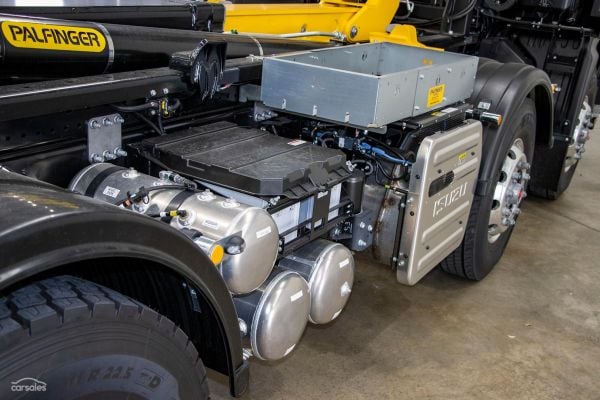 2025 Isuzu F Series FYJ 320-355 AT R58 Ready to go image
