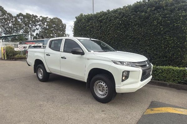 2022 Mitsubishi Triton GLX MR Rear Wheel Drive image
