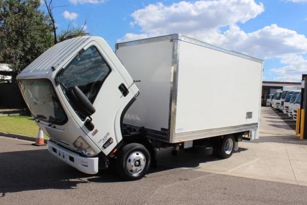 2020 Isuzu N Series NNR 55/45-150 image