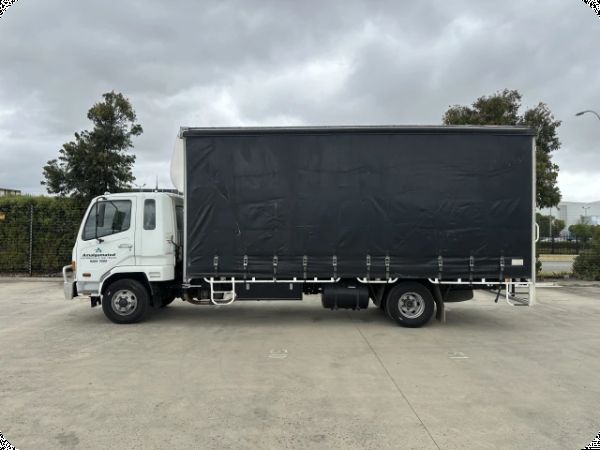 2007 Mitsubishi Fuso Fighter FK600 4x2 Curtainsider image